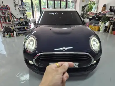 BMW 미니쿠퍼 F54 클럽맨 순정모니터 노시그널 현상을 해결하여 모두 정상적으로 살려드렸습니다.~~~^^ / 서울 도봉구 시공 사진