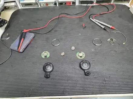 BMW 미니쿠퍼 R60 컨트리맨 순정 리모컨 수신거리 연장과 함께 리모컨 배터리교환으로 스트레스를 해방시켜 드렸으며 AUX 귀신 노이즈 소리를 모두 잡아드렸습니다.~~~^^ / 서울 도봉구 시공 사진