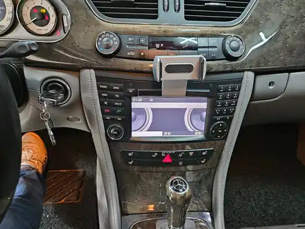 벤츠 W219 CLS350 순정 오디오 AUX 활성화 작업과 함께 블루투스 리시버 장착으로 기존 불편함을 해소시켜 드렸습니다.~~~~^^ / 서울 도봉구 시공 사진