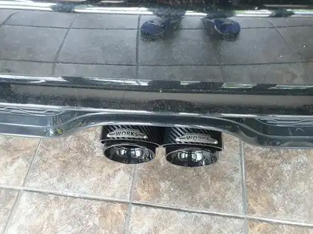 BMW 미니쿠퍼 3세대 F56 JCW 카본 머플럽팁과 하이 고뱃지로 차량에 포인트와 뒷태 빵빵을 완성하여 드렸습니다.~~~^^ / 서울 도봉구 시공 사진