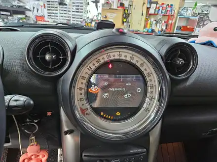 BMW 미니쿠퍼 R60 컨트리맨 순정 비주얼 부스터 모니터 먹통현상과 브레이크등이상 경고등을 FRM 인코딩으로 모두 살려드렸습니다.~~~^^ / 서울 도봉구 시공 사진