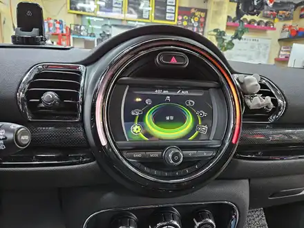BMW 미니쿠퍼 F54 클럽맨 순정비부 모니터 노 시그널현상을 모두 말끔히 해결하여 스트레스에서 해방시켜 드렸습니다.~~~~^^ / 서울 도봉구 시공 사진