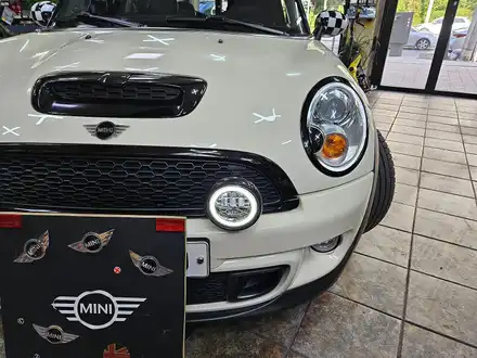 BMW 미니쿠퍼 R56 차주분이 가져오신 미니용 LED 드라이빙램프를 장착하여 차량에 스타일을 변신시켜 드렸습니다.~~~^^ / 서울 도봉구 시공 사진