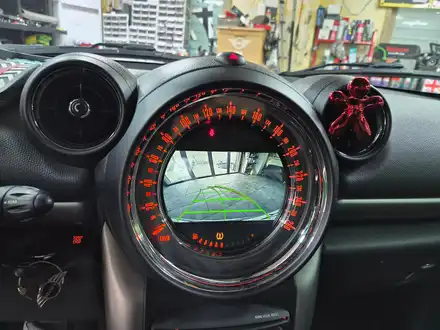 BMW 미니쿠퍼 R60 컨트리맨 순정 비부모니터 연동 후방카메라 장착으로 안전하게 후진하실수 있습니다.~~~^^ / 서울 도봉구 시공 사진