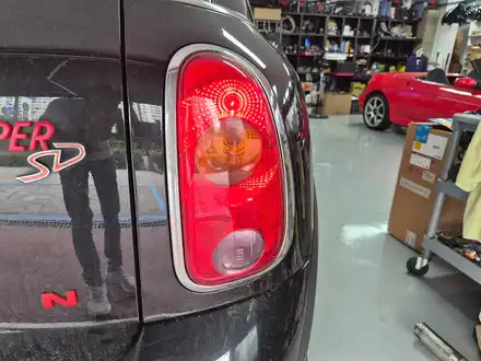 BMW 미니쿠퍼 R60 컨트리맨 FRM 이상오류를 해결하여 브레이크등을 살려드렸습니다.~~~^^ / 서울 도봉구 시공 사진