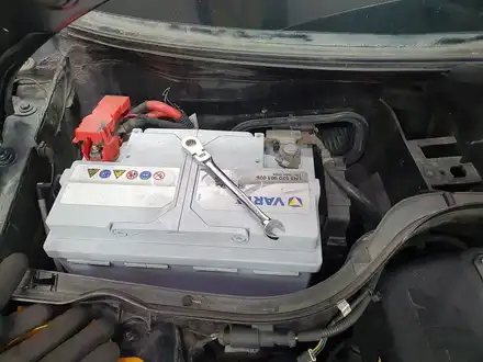 BMW 미니쿠퍼 2세대 R56 유니언잭 페달 장착과 R59 로드스터 AGM 배터리 교환과 배터리 코딩으로 차량에 컨디션을 회복시켜 드렸습니다.~~~^^ / 서울 도봉구 시공 사진
