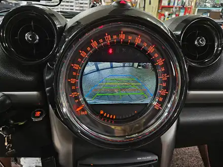 BMW 미니쿠퍼 R60 컨트리맨 고장난 아이나비 M박스 제거와 인터페이스 장착으로 모든기능을 살려드렸으며 어라운드뷰도 모두 수정하여 드렸습니다.~~~^^ / 서울 도봉구 시공 사진