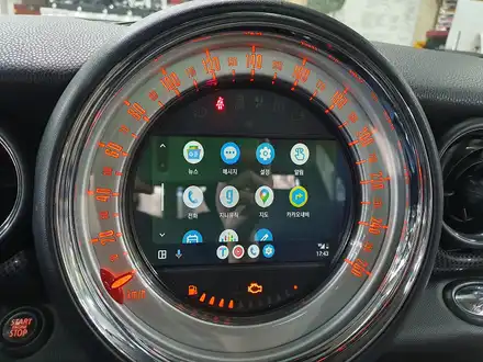 BMW 미니쿠퍼 R55 클럽맨 기존 고장난 아이나비 M박스를 모두 탈거하고 편리한 안드로이드오토 카플레이 장착으로 차량이 더욱더 편리해집니다.~~~^^ / 서울 도봉구 시공 사진