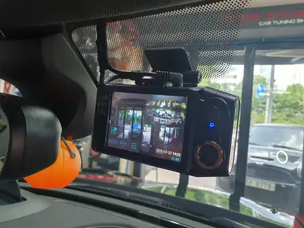 BMW 미니쿠퍼 F54 JCW ALL4 클럽맨 순정 블랙박스를 모두 탈거하고 신형 왕눈이 블랙박스 장착으로 안심하고 녹화를 하실수 있습니다.~~~^^ / 서울 도봉구 시공 사진