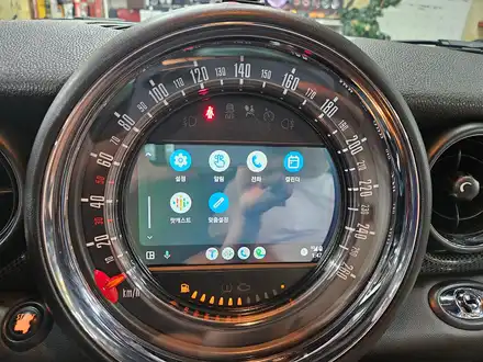 BMW 미니쿠퍼 2세대 R57 컨버터블 편리한 락폴딩 장착과 함께 안드로이드 오토모듈 장착으로 차량이 더욱더 편리해집니다.~~~~^^ / 서울 도봉구 시공 사진