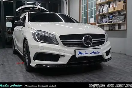 [2년 전 오늘] 벤츠 A45 AMG 블랙박스 아이나비 QXD950View Black과 리튬인산철 보조배터리 에코파워팩 장착 / 경남 창원 시공 사진