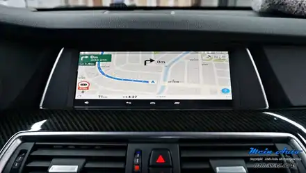 BMW 5GT(F07) 안드로이드 셋탑 M2C-200A + 순정 헤드 업 디스플레이 연동 / 경남 창원 시공 사진