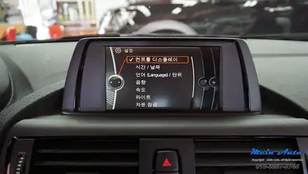 BMW 118d(F20) 주차 가이드라인(PAS) 적용된 후방카메라 장착 / 경남 창원 시공 사진