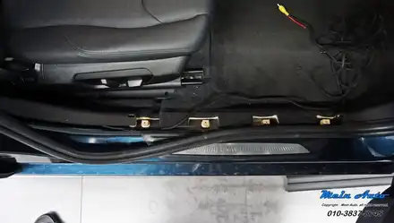 BMW 118d(F20) 주차 가이드라인(PAS), 주차 센서(PDC) 연동 순정형 후방카메라 장착 / 경남 창원 시공 사진