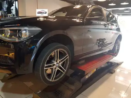 수입차 휠프로텍터 휠보레 BMW 118d 레드컬러 장착~강남/송파/강동/하남~휠보레 장착 전문점/휠스크래치/휠기스/휠긁힘방지/림프로텍터/휠복원대체/용품/자동차 튜닝~케렌시아CAR! / 서울 송파 시공 사진