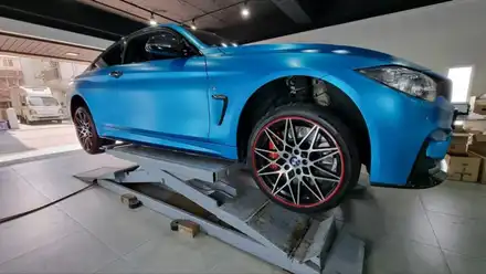 【케렌시아카 자동차튜닝샵】BMW3시리즈 휠튜닝/휠가드/휠스크래치/휠보레19인치 레드장착/휠도색대체/휠복원대체/강남/송파/강동/하남/위례/문정/성남~ / 서울 송파 시공 사진