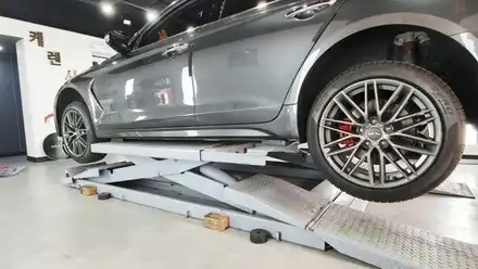 제네시스 G70 휠프로텍터 휠보레 레드컬러 장착~휠스크래치/휠기스방지/휠가드/휠튜닝/휠보호/휠복원대체/휠도색대체~강남/송파/강동/하남 휠보레장착점/용품/자동차튜닝~케렌시아CAR! / 서울 송파 시공 사진