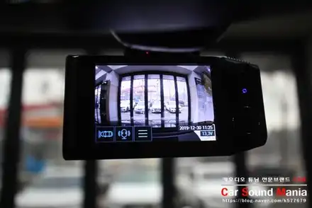 신 차 블랙박스 전문 장착점 CSM카오디오 블랙박스와 블랙박스 보조배터리 그리고 하이패스 장착을 한번에 시공하다 여성 오너님께 선택 받을수 밖에 없었던 폭스바겐 아테온의 인기 비결 / 서울 양천구 강서구 시공 사진