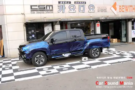 쉐보레 콜로라도 편리한 주차를 위해 카존360어라운드뷰 장착 / 쉐보레 / 콜로라도 / 서울 양천구 강서구 시공 사진