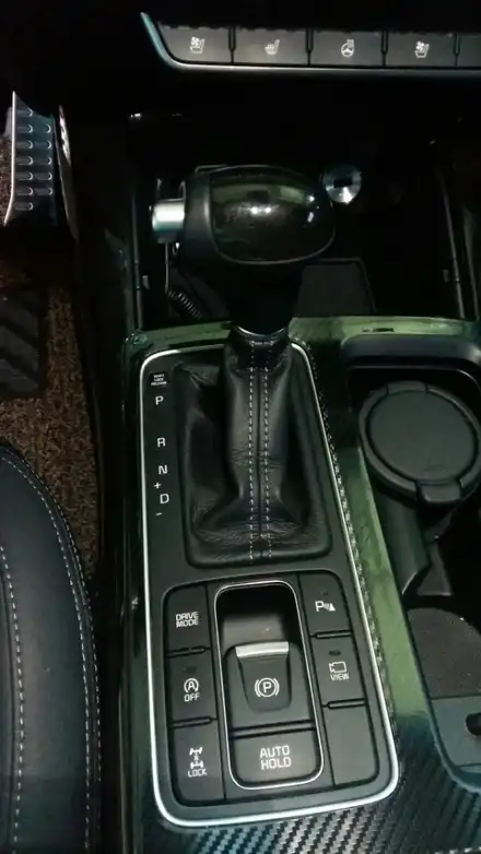 올뉴쏘렌토UM 에쿠스기어봉 장착 / 인천 계양 시공 사진