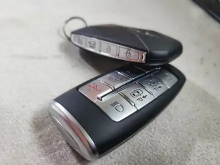 GV60스마트키 개조이식 - GV70스마트키를 신형GV60스마트키로 기판이식 개조 작업 / 인천 계양 시공 사진
