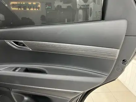 포항 경주 실내랩핑 우드살리기 제네시스 GV80 실내 하이그로시를 우드로 랩핑하기 / 포항, 경주 시공 사진