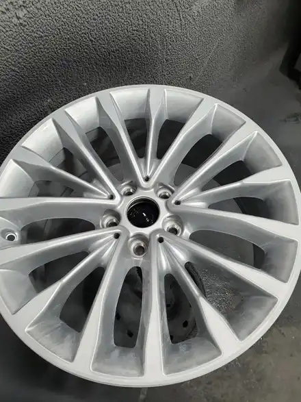 BMW 530i 블랙색상으로 컬러변경해 휠도색 복원작업 / 천안, 평택, 청주 시공 사진