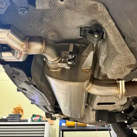 BMW 530i 커스텀 중간 엔드 전자식 가변 배기 머플러팁 튜닝 / 인천 동구 시공 사진