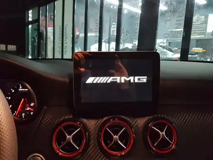 벤츠 A45 AMG 아틀란3D 정전식터치 네비게이션 장착 / 진주시 상대동 시공 사진