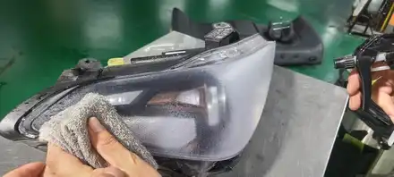 너튜브 따라하다 망친 부산헤드라이트복원 제네시스g70 / 부산 사상구 삼락동 시공 사진