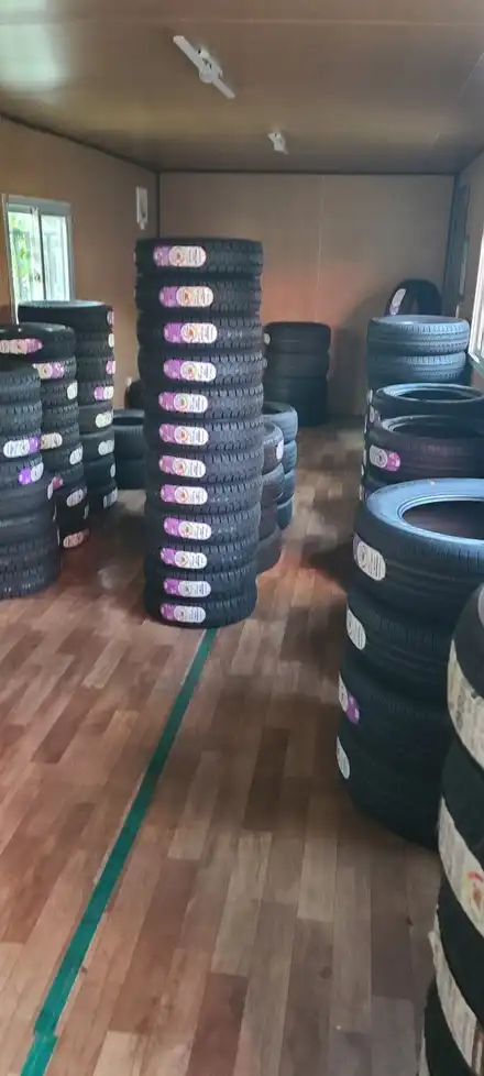 한국 금호 넥센 신품 재고타이어 98개 통으로 판매 / 하남, 경기 광주, 송파, 강동, 남한산성, 남양주, 구리 시공 사진