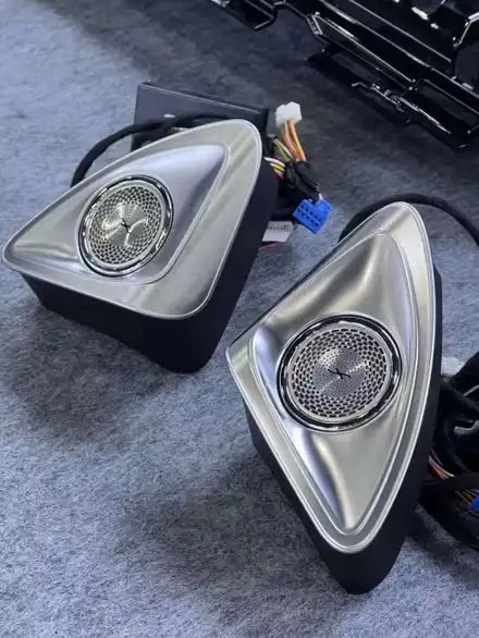 신형 벤츠E300 4M AMG Line에 빠진 발광 라디에이터 그릴 시공 / 성남,분당,판교 시공 사진