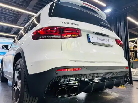 벤츠 GLB AMG 디퓨저 머플러팁 교체 시공. 시공 사진