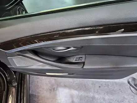 BMW F10 5시리즈 실내 도어 손잡이 수리 교체. 시공 사진