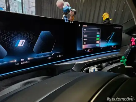BMW i4 아이코닉글로우 그릴 설치와 실내 엠비언트 확장을 한번에. 시공 사진