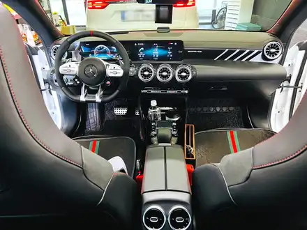벤츠 CLA45S AMG 2열 후석 송풍구 인스톨. 송풍구 없는 후석에 꼭 필요한 시공. 시공 사진
