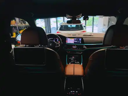 BMW X7 BW 엠비언트 스피커 세트. 화려한 실내 엠비언트와 스피커. 시공 사진