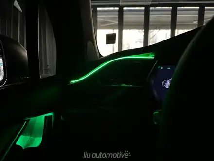 테슬라 모델X 순정형 엠비언트 인테리어 설치. 시공 사진