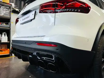벤츠 GLB200d 45AMG 타입 디퓨저 세트. AMG 리어 디퓨저로 완성되는 뒷모습. 시공 사진