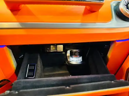 벤츠 G63 AMG 실내 카본 트림 풀세트 + 순정 이오나이저 실내향수 설치. 시공 사진