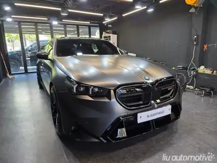 BMW 신형 M5 G90 소프트클로징 고스트도어 옵션 설치. 시공 사진