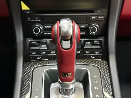 포르쉐 991 카레라 GTS 911 컬러 PDK 기어노브 교체. / 서울 서초 시공 사진