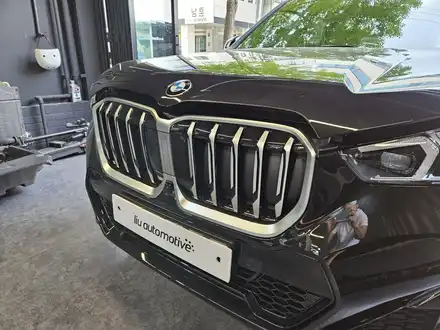 BMW U11 X1 아이코닉글로우 프론트 그릴 시공 사진