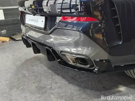 BMW X6 블랙팩 퍼포먼스 파츠 교체 시공 작업. 시공 사진