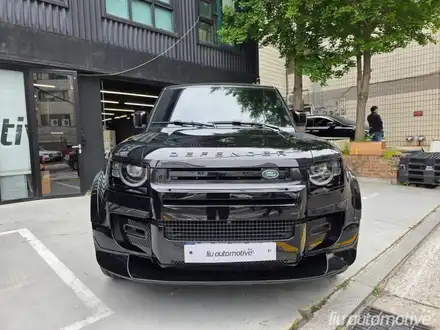 랜드로버 디펜더 블랙 007 바디킷 교체 패키지. 시공 사진