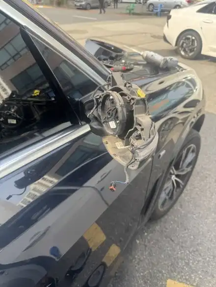 파주 사이드미러파손 BMW X5 하우징 교체 수리 현장 / 경기 파주 시공 사진