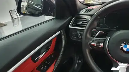 BMW F30 3시리즈 실내 카본랩핑[#화성랩핑#동탄랩핑#수원랩핑#진팩토리#F30#3시리즈실내랩핑#F30실내랩핑] / 화성 남여울 시공 사진