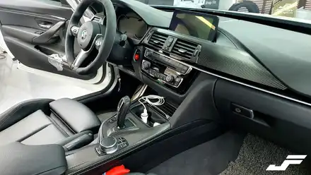 BMW 3GT 사이드데칼+실내카본랩핑[#화성랩핑#오산랩핑#동탄랩핑#수원랩핑#진팩토리#BMW3GT] / 화성 남여울 시공 사진