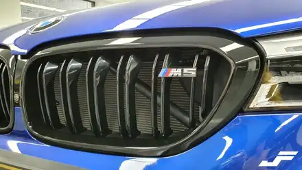 BMW F90 M5 그릴랩핑+사이드데칼[#화성랩핑#동탄랩핑#수원랩핑#오산랩핑#진팩토리#BMW M5#M5그릴랩핑#M5사이드데칼#퍼포먼스데칼] / 화성 남여울 시공 사진