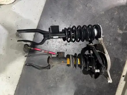[TESLA] 테슬라 모델3 하이랜드 정품 서스펜션 교체! 스탠다드 후륜, 롱레인지 사륜 전부! 낭만무역에서 작업중입니다! / 충청 금산 시공 사진
